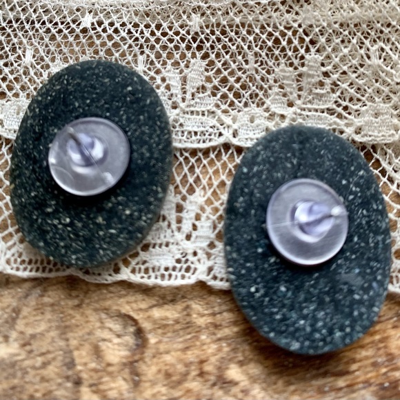 Vintage Unique Symbol or People Oval Pierced Earrings Women’s Jewelry Indian - Picture 4 of 4